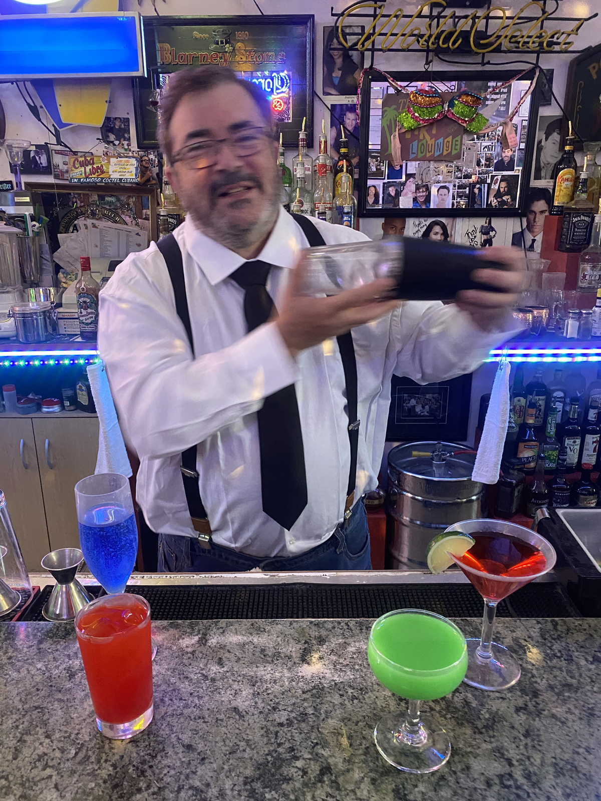 Alexander Ferrari Miller serving drinks