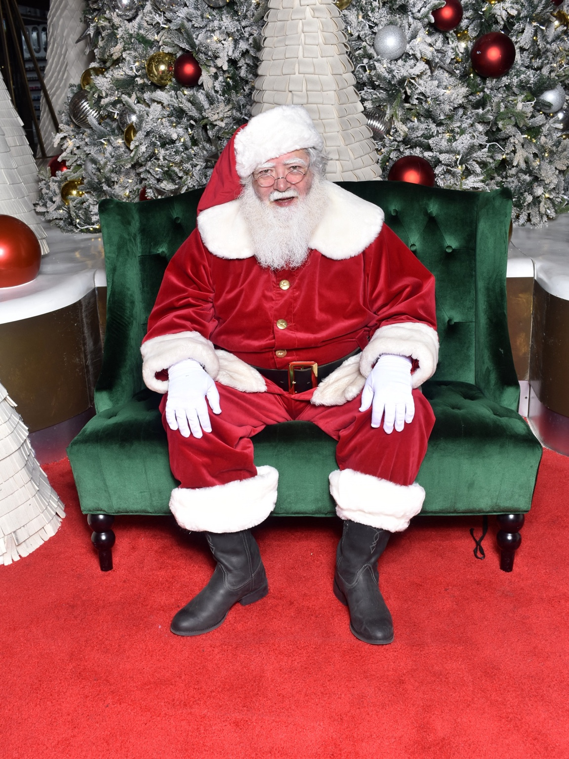 Alexander Ferrari Miller as Santa Claus